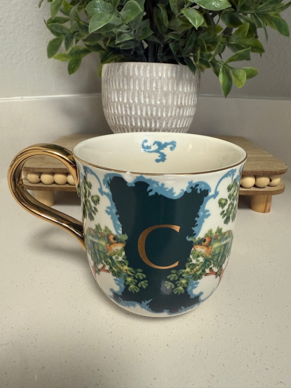 ANTHROPOLOGIE MUG LOU ROTA NATURE TABLE  MONOGRAM LETTER “C” Chameleon Teal